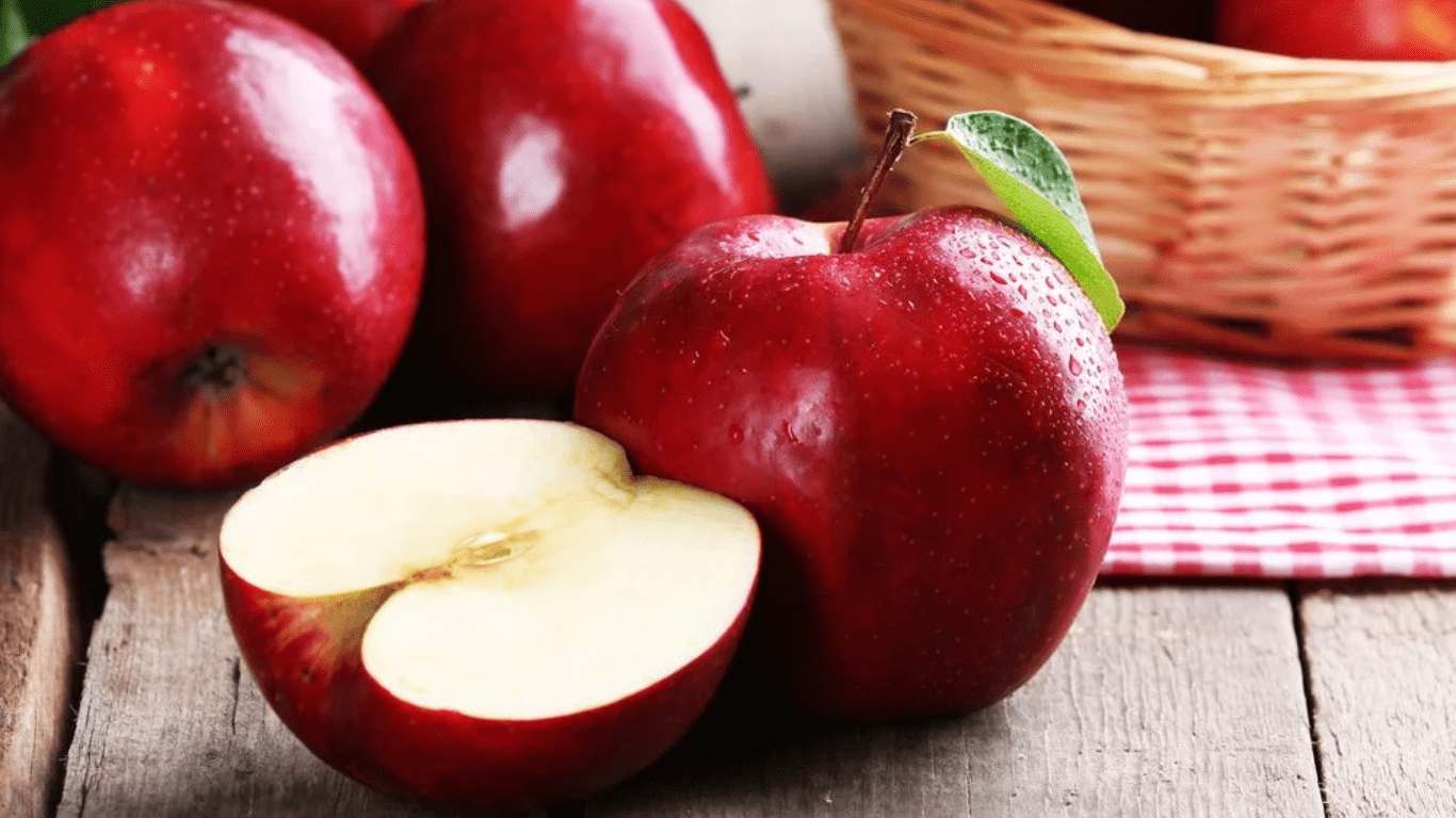 7 Alimentos que Ajudam a Emagrecer Naturalmente e com Saúde 6 maçã cortada
